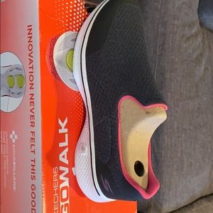 Sketchers performance size 10 go walk sneaker